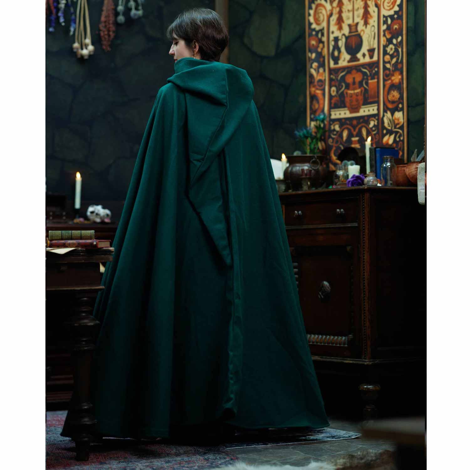 Gora cape wool